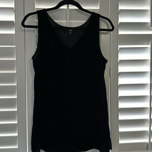 🆕 NYDJ Black Velour tank blouse Size Small